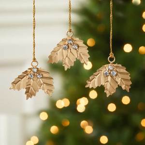 gildani holly ornaments - set of 3 alt