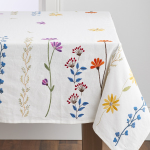 shalimar meadow standard tablecloth alt 2