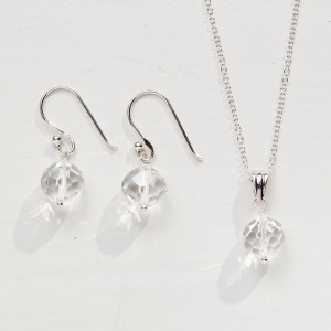 clara crystal necklace alt