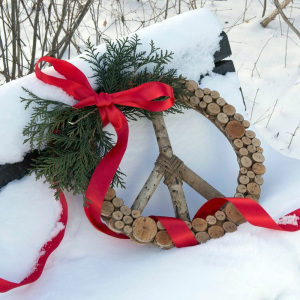 layered peace wreath alt